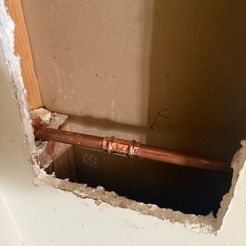 EMERGENCY-PLUMBING-BUSTED-PIPE-ATLANTA-GA 0